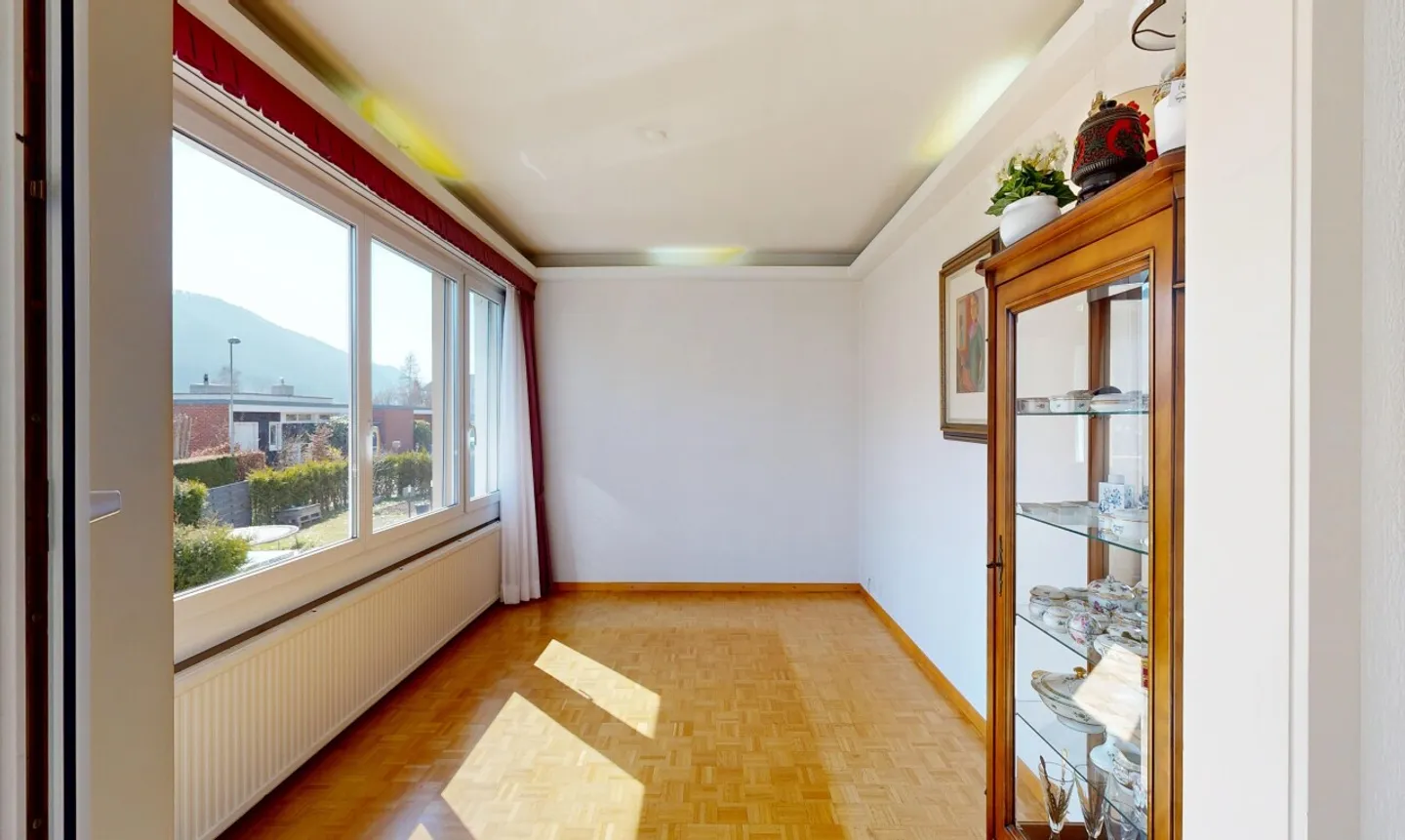 Charmantes Einfamilienhaus mit 5,5 Zimmern und viel Potenzial - Foto 8 von 11