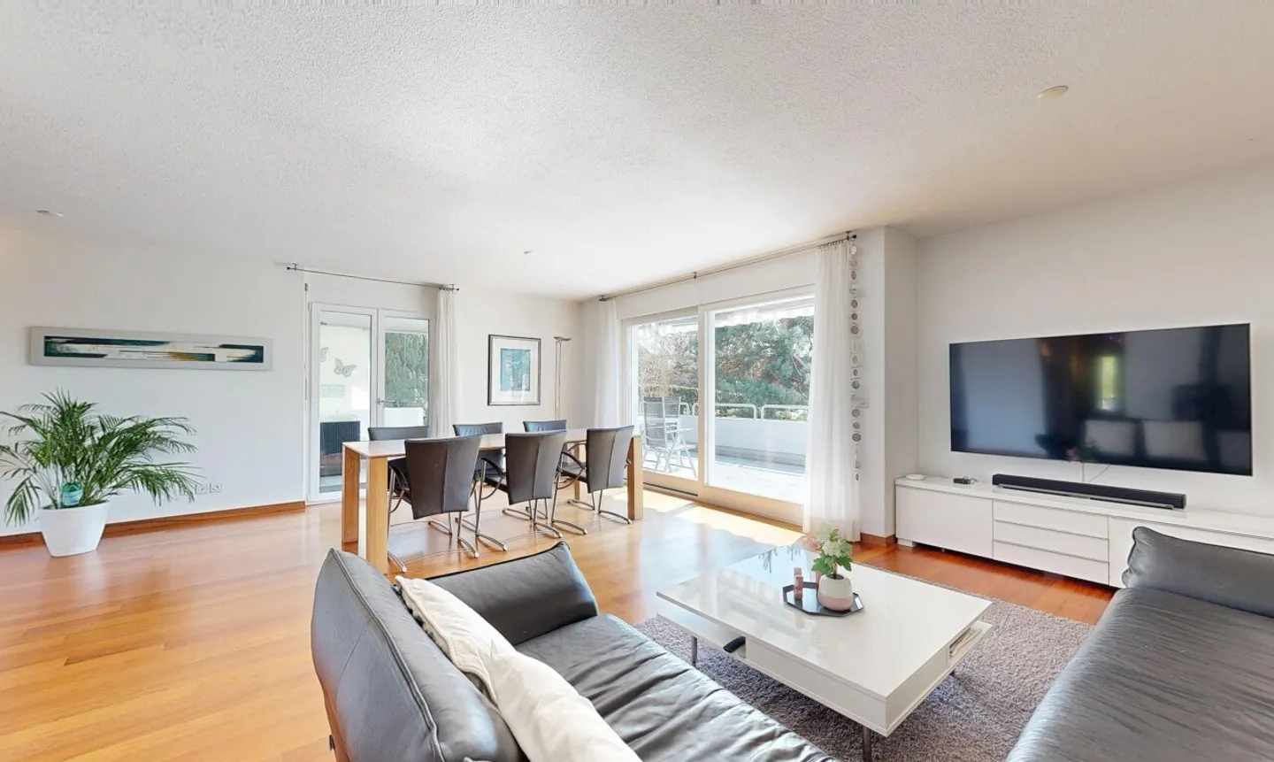 Attraktives 5.5-Zimmer-Doppeleinfamilienhaus - Photo 2 of 11