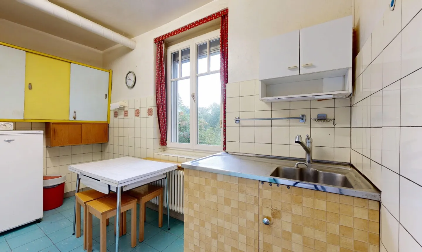 Maison à réinventer sur une parcelle de plus de 2'700 m² - Foto 7 di 11