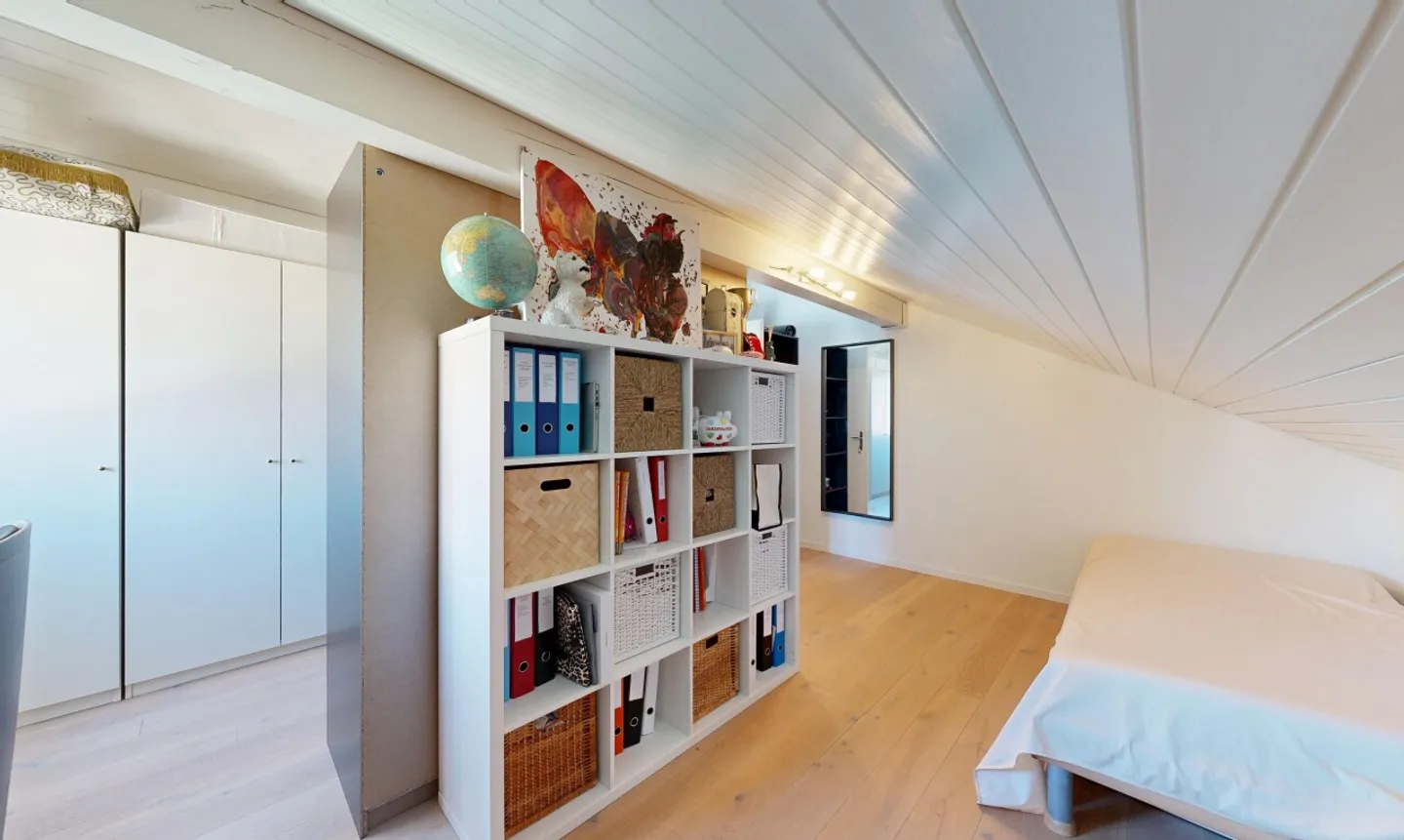 Maison familiale semi-détachée spacieuse dans un emplacement calme mais central - Photo 10 sur 11
