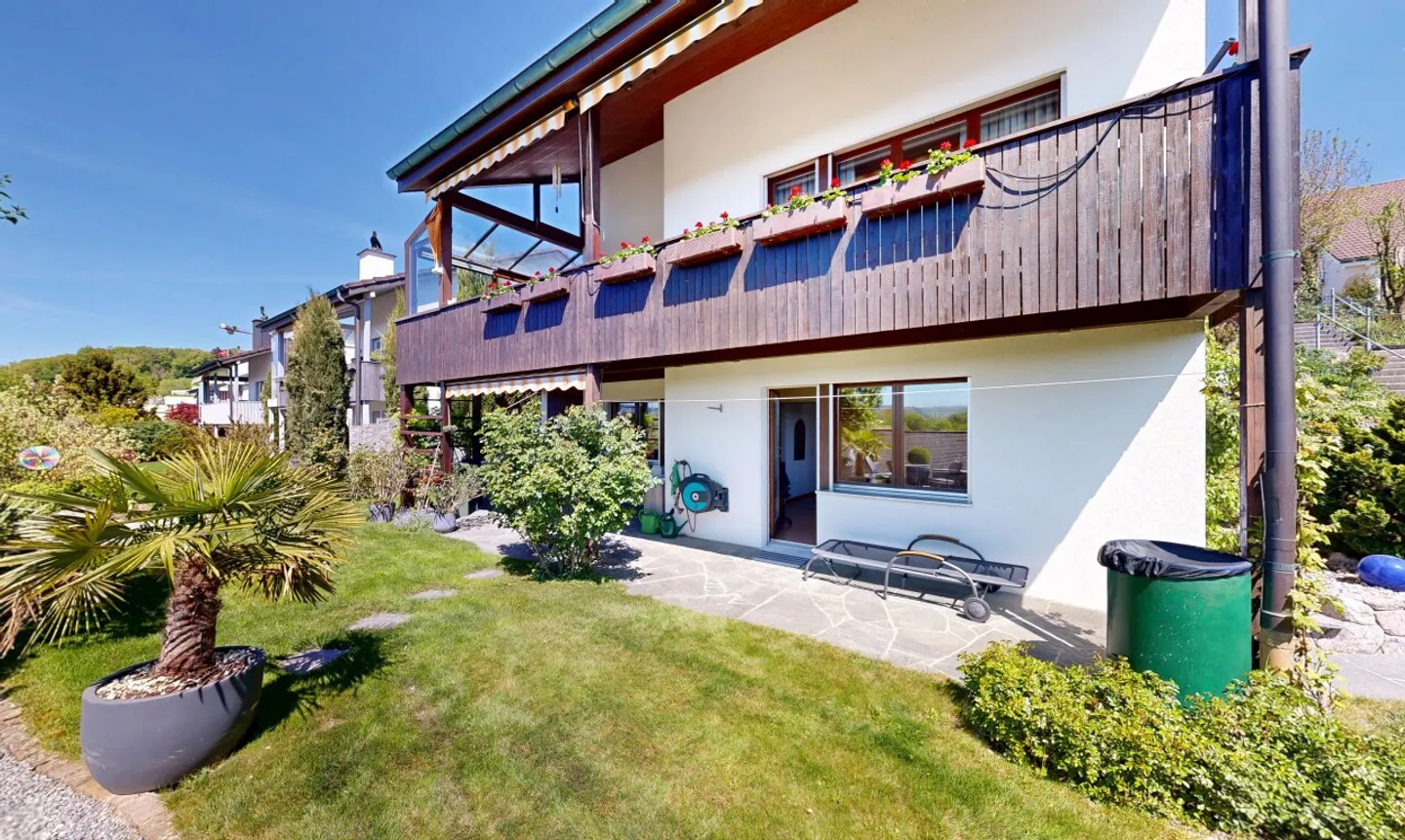 Maison individuelle de 6,5 pièces à l'emplacement calme à Eggenwil - Photo 2 sur 11
