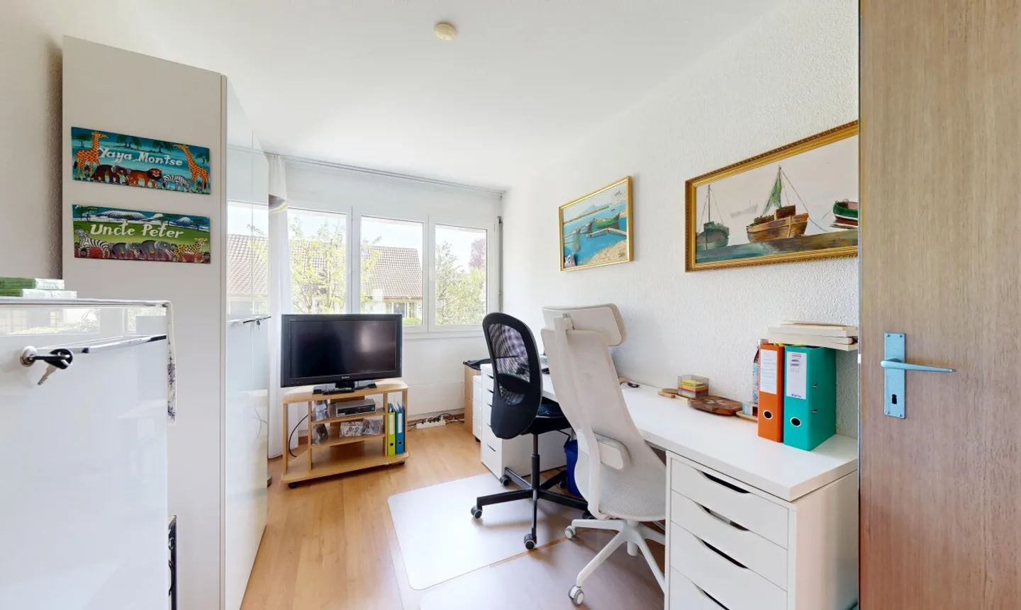 Renovated 4.5-room apartment with balcony in Nidau - Photo 9 of 11