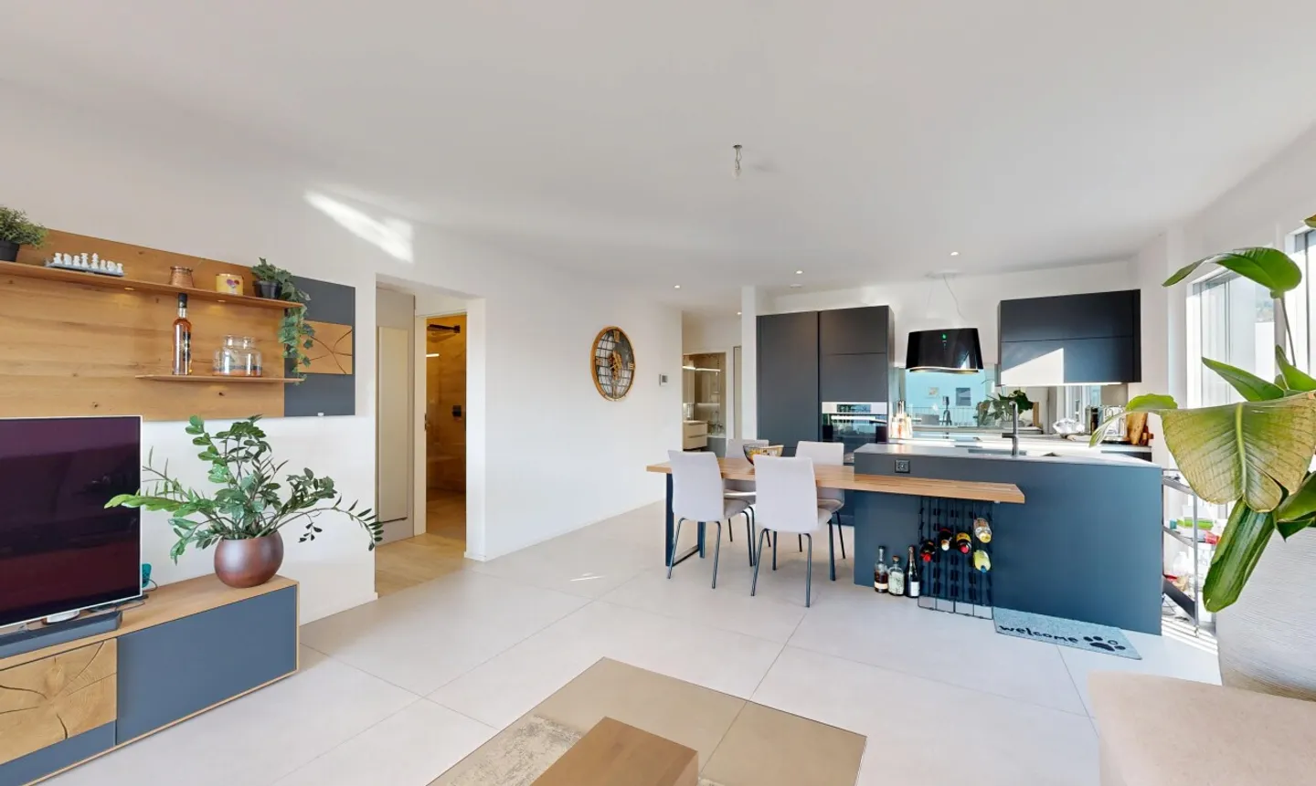 3.5-room apartment, master suite and large balcony - Perroy - Photo 4 of 11