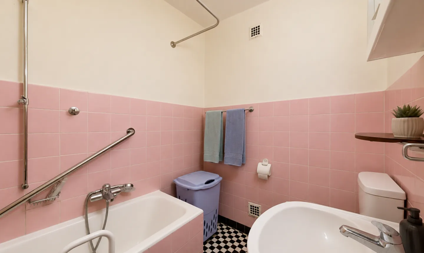 Appartement Charmant avec Potentiel - Photo 7 sur 11