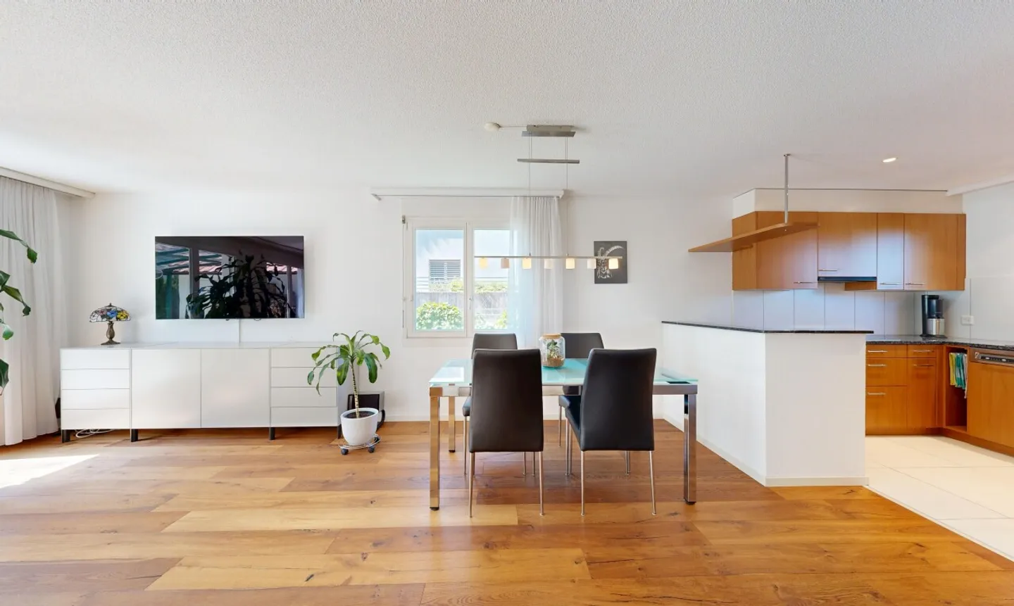 Attraktives 4.5-Zimmer-Doppeleinfamilienhaus - Foto 4 di 11
