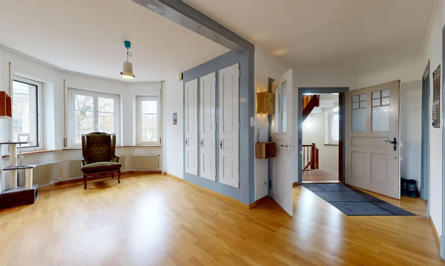 Ampia casa bifamiliare con carattere e potenziale - Foto 9 di 11