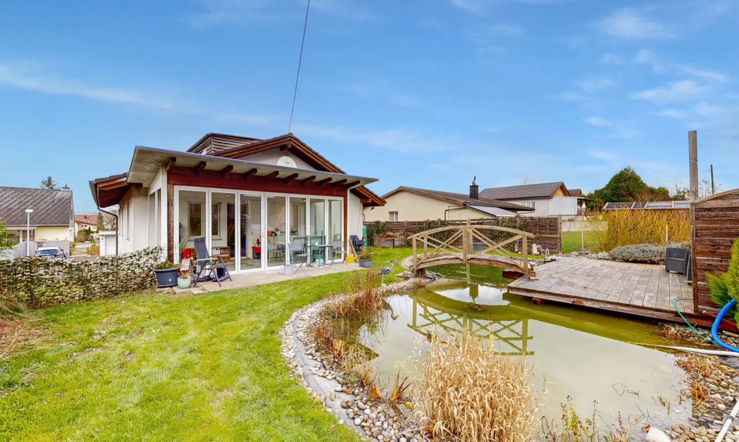 Charmantes Einfamilienhaus mit Garten - Foto 2 von 11