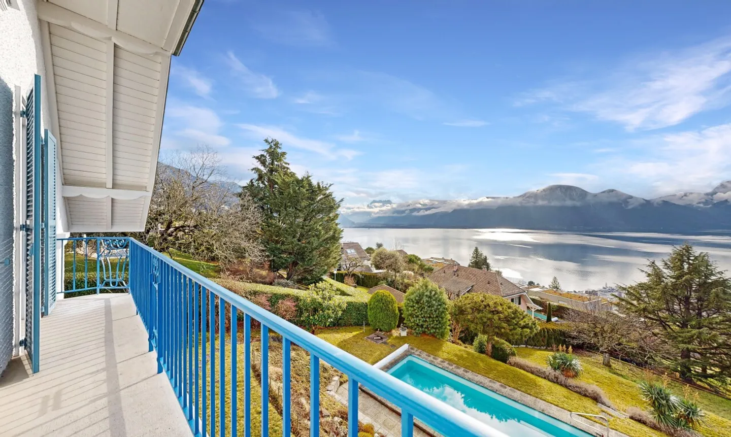 Superba villa con piscina e panorama unico sul lago e le Alpi - Foto 9 di 11