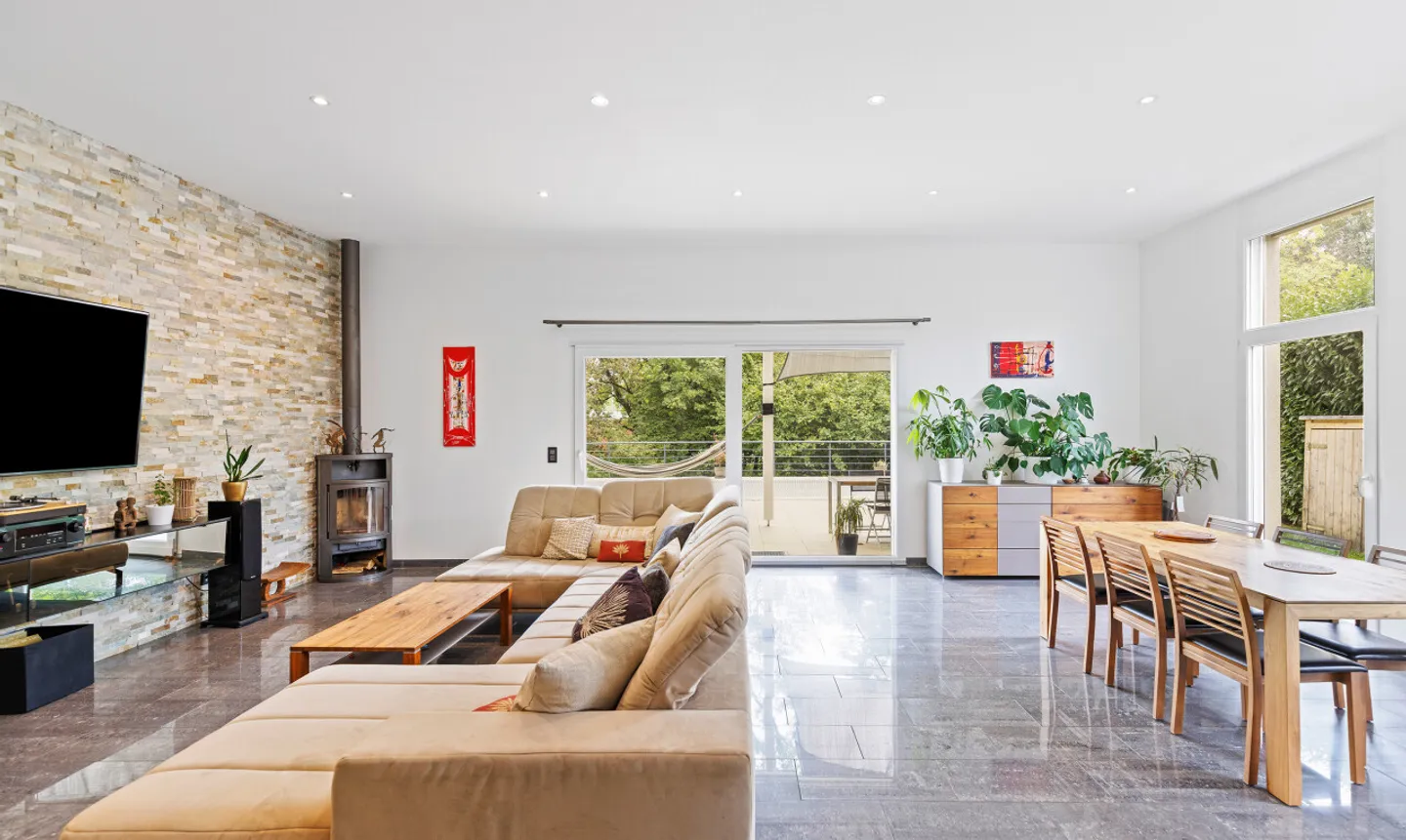 Esclusivo: Grande villa con 3 unità e piscina - Foto 3 di 11