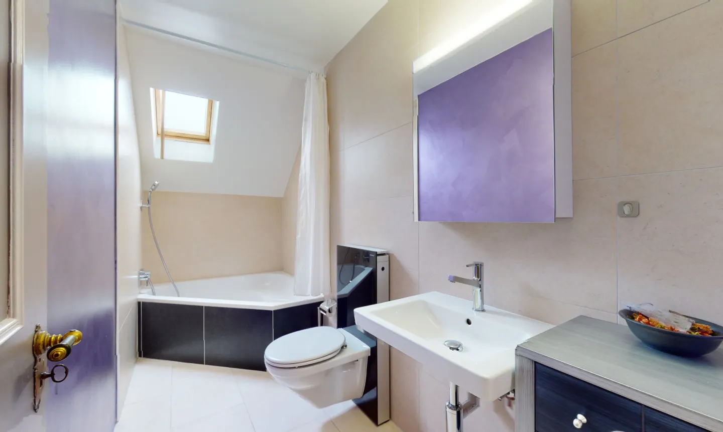 Exceptional Opportunity - Fully Renovated Penthouse - City Center - Photo 5 of 10