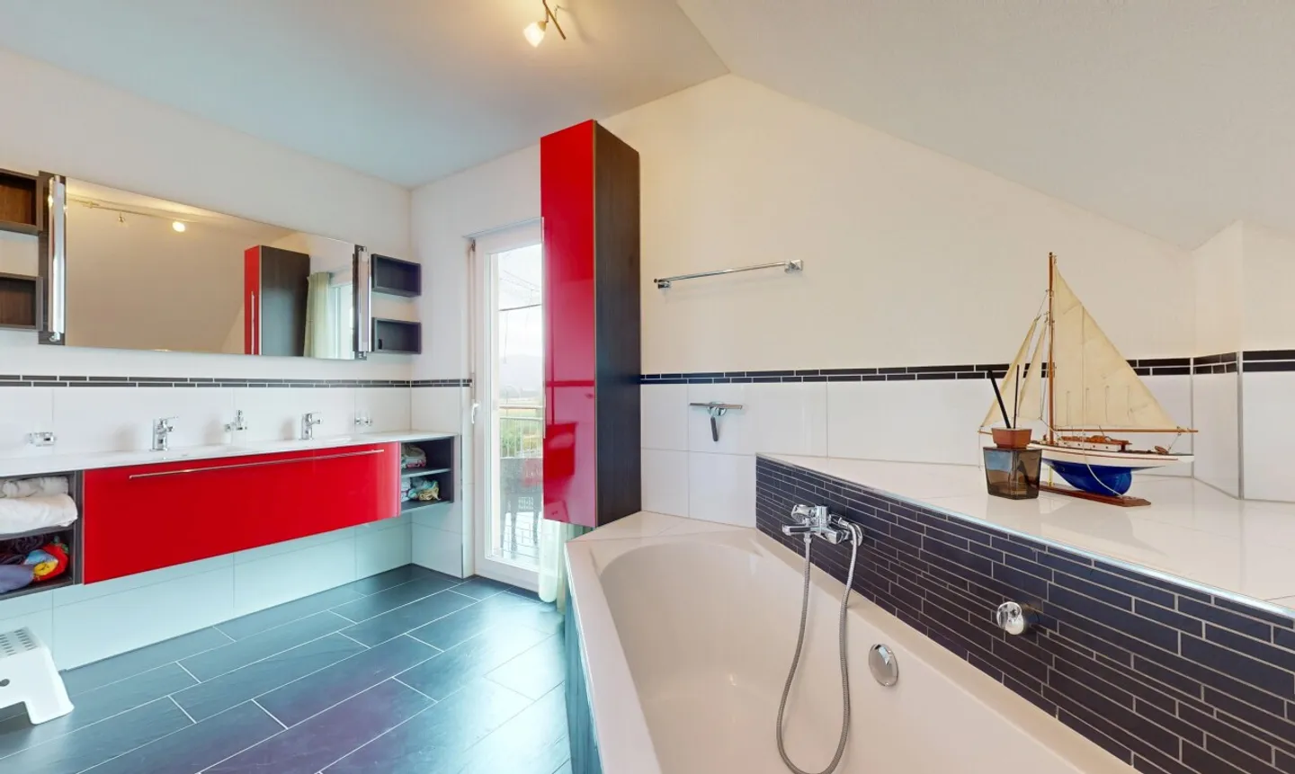 Maison lumineuse de 6,5 pièces dans un emplacement calme avec beaucoup d'espace - Photo 9 sur 11