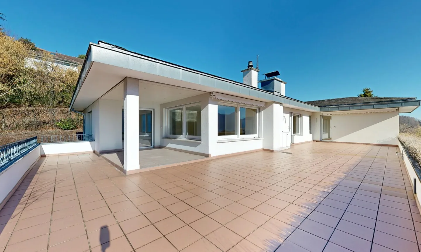 Elegante Wohnresidenz mit separaten Atelier und Panoramasicht - Foto 5 von 11