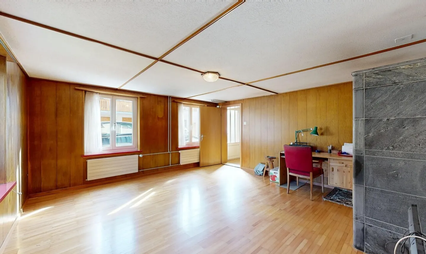 Well-maintained 4.5-room single-family house with large plot and development potential - Photo 7 of 11