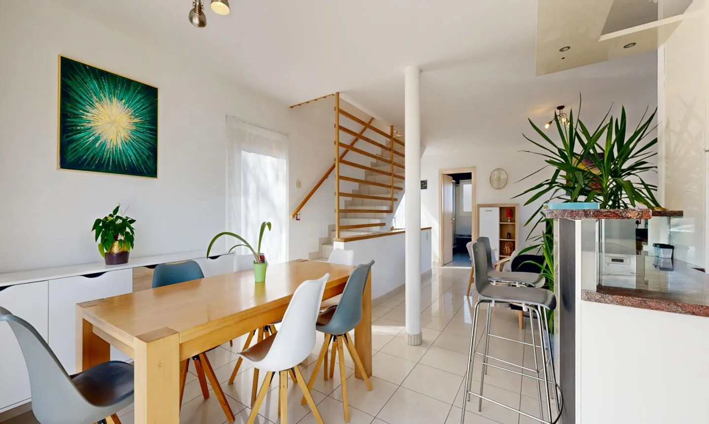 Spacious family home with terrace - Photo 8 of 11