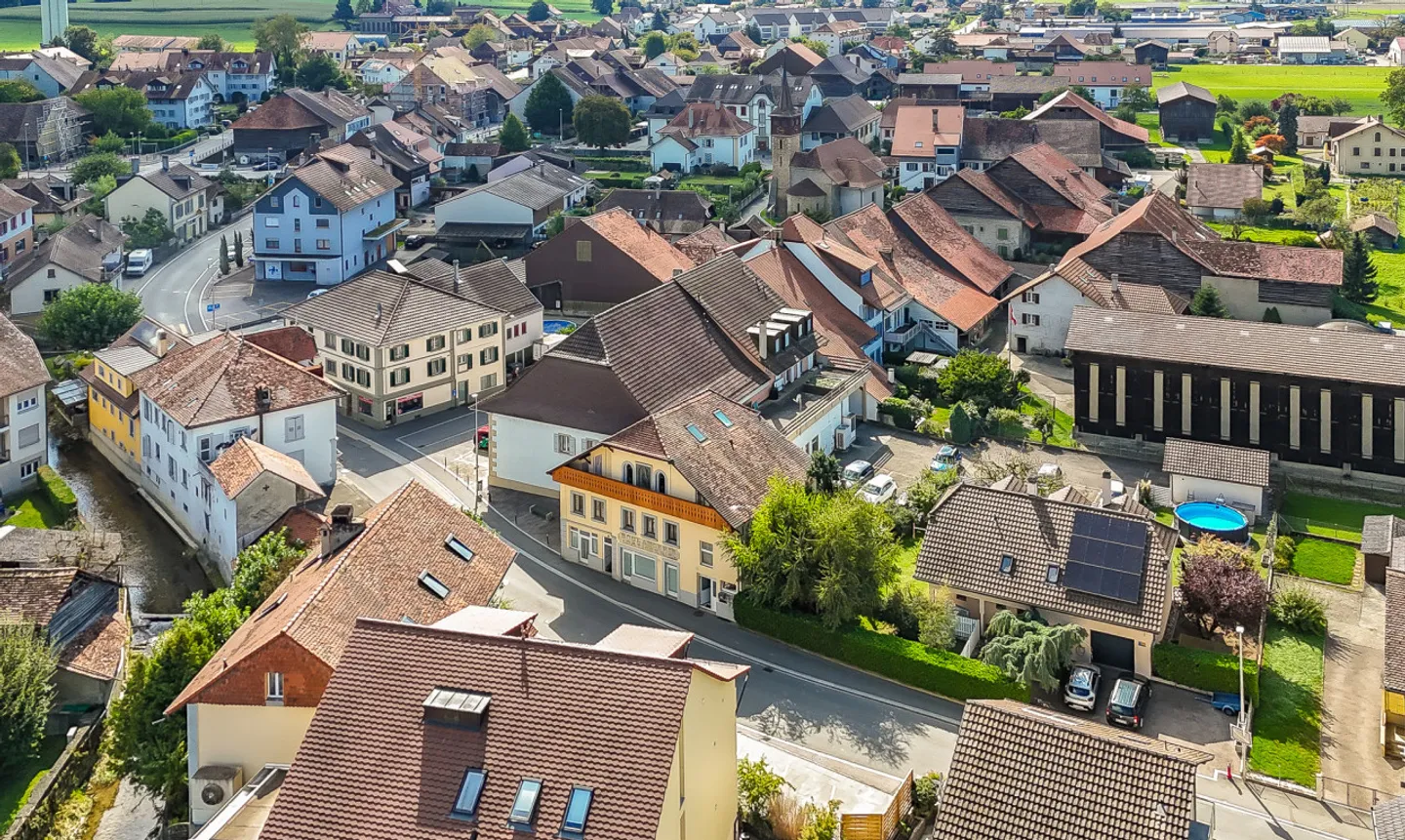 Selten: Renoviertes Mietgebäude mit 6 Wohnungen in Corcelles-près-Payerne - Foto 11 von 13