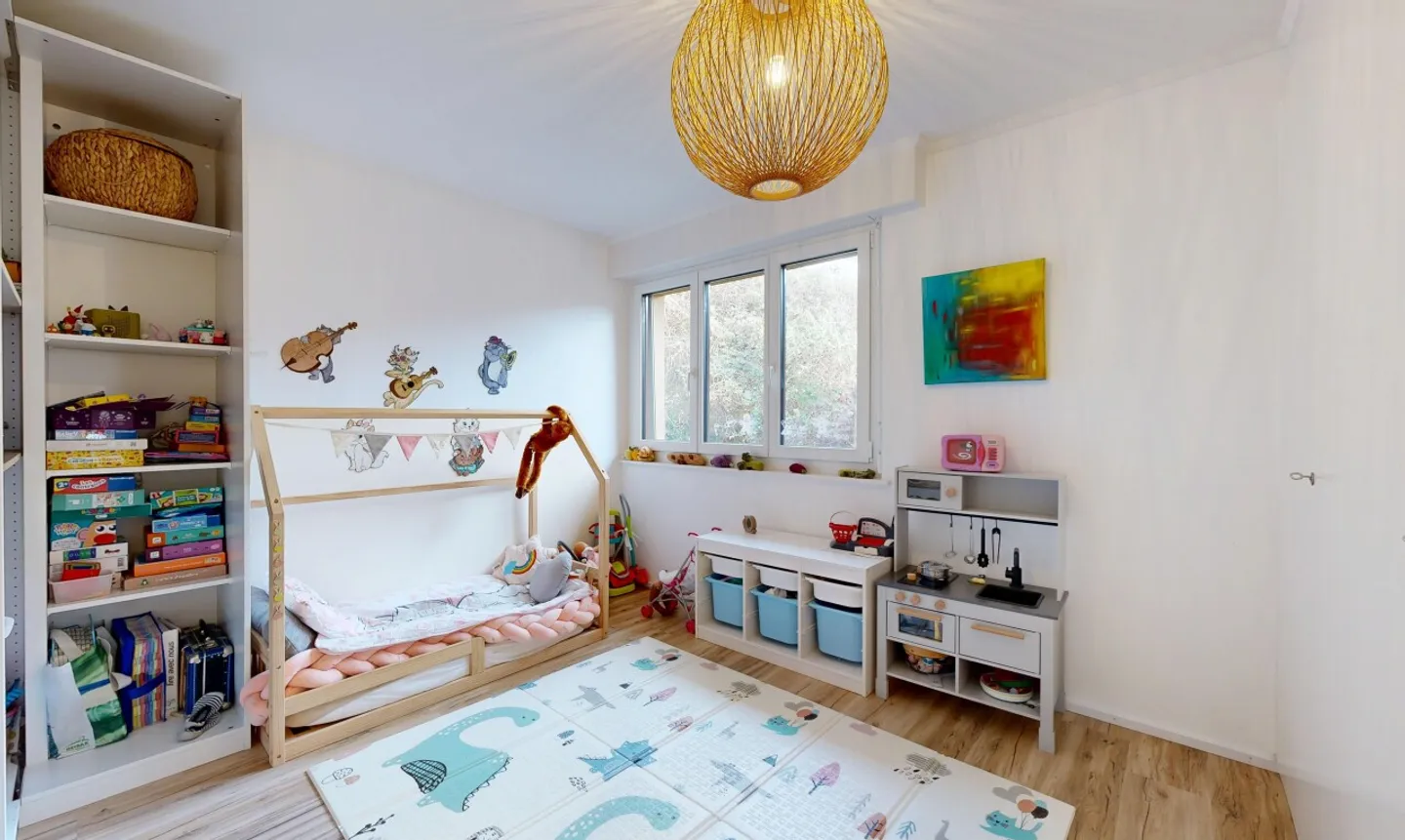 Vista lago mozzafiato per questo appartamento 4.5 ristrutturato con cura - Foto 8 di 11