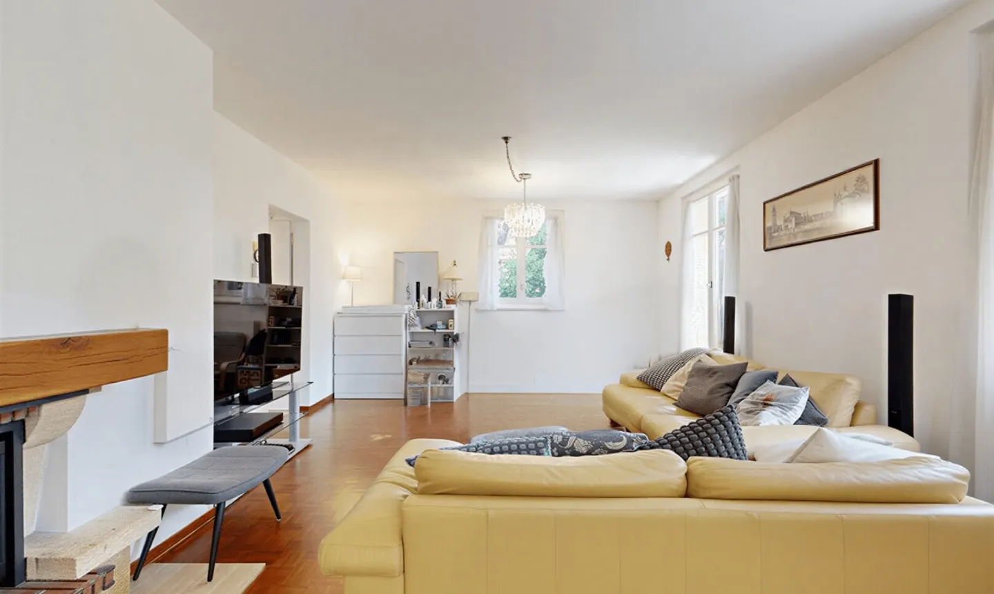 Beautiful family home with garden very well located - Photo 4 of 11