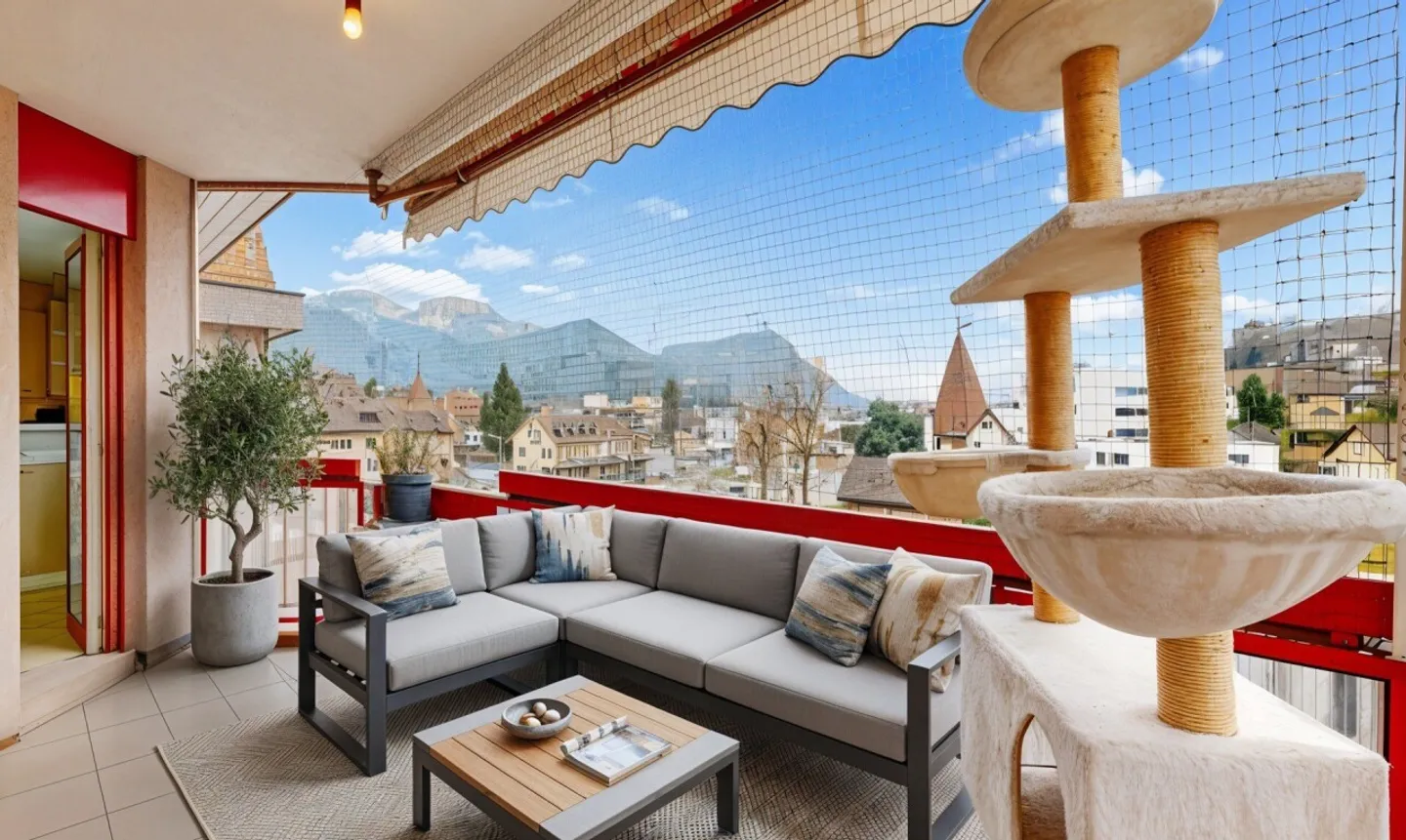 Bright apartment with large terrace in the heart of Châtel - Photo 2 of 13