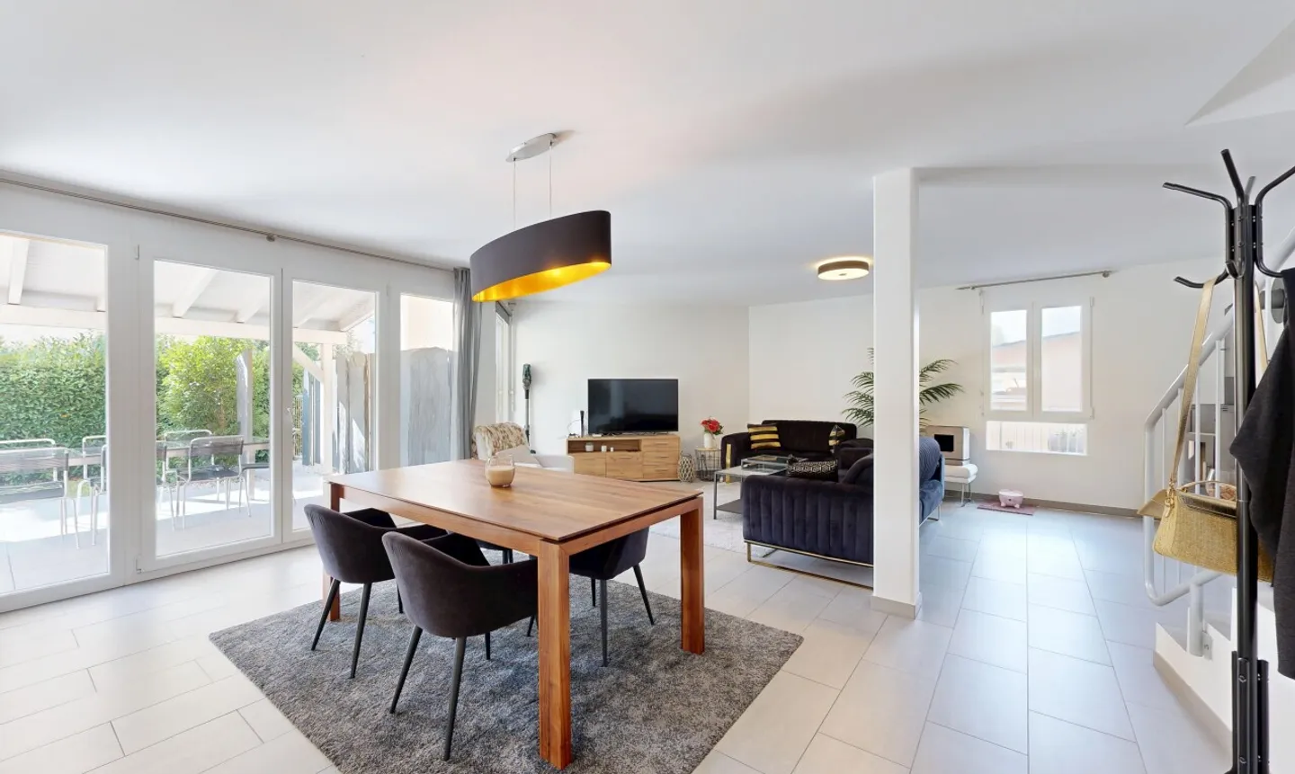 Villa luminosa con giardino nel cuore di Avenches - Foto 2 di 11