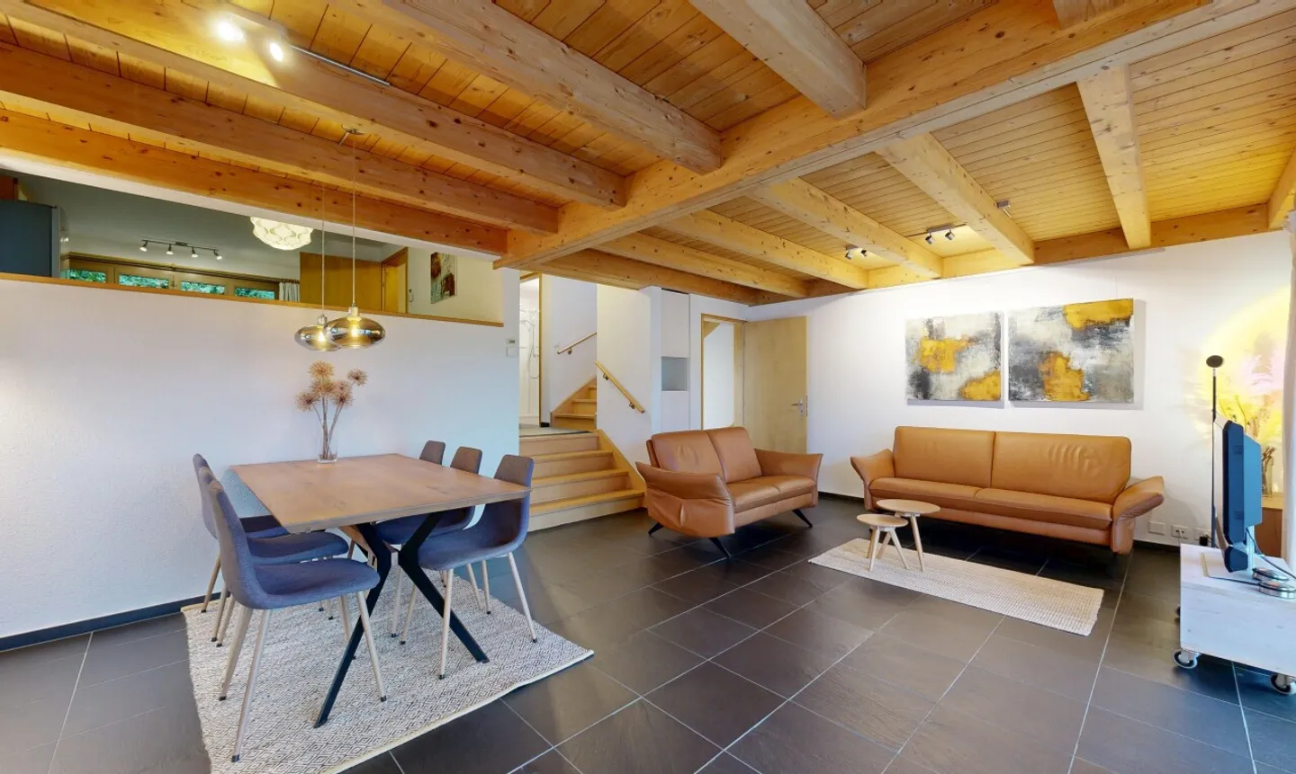 Family-friendly corner terraced house with garden and unobstructed views - Photo 5 of 11