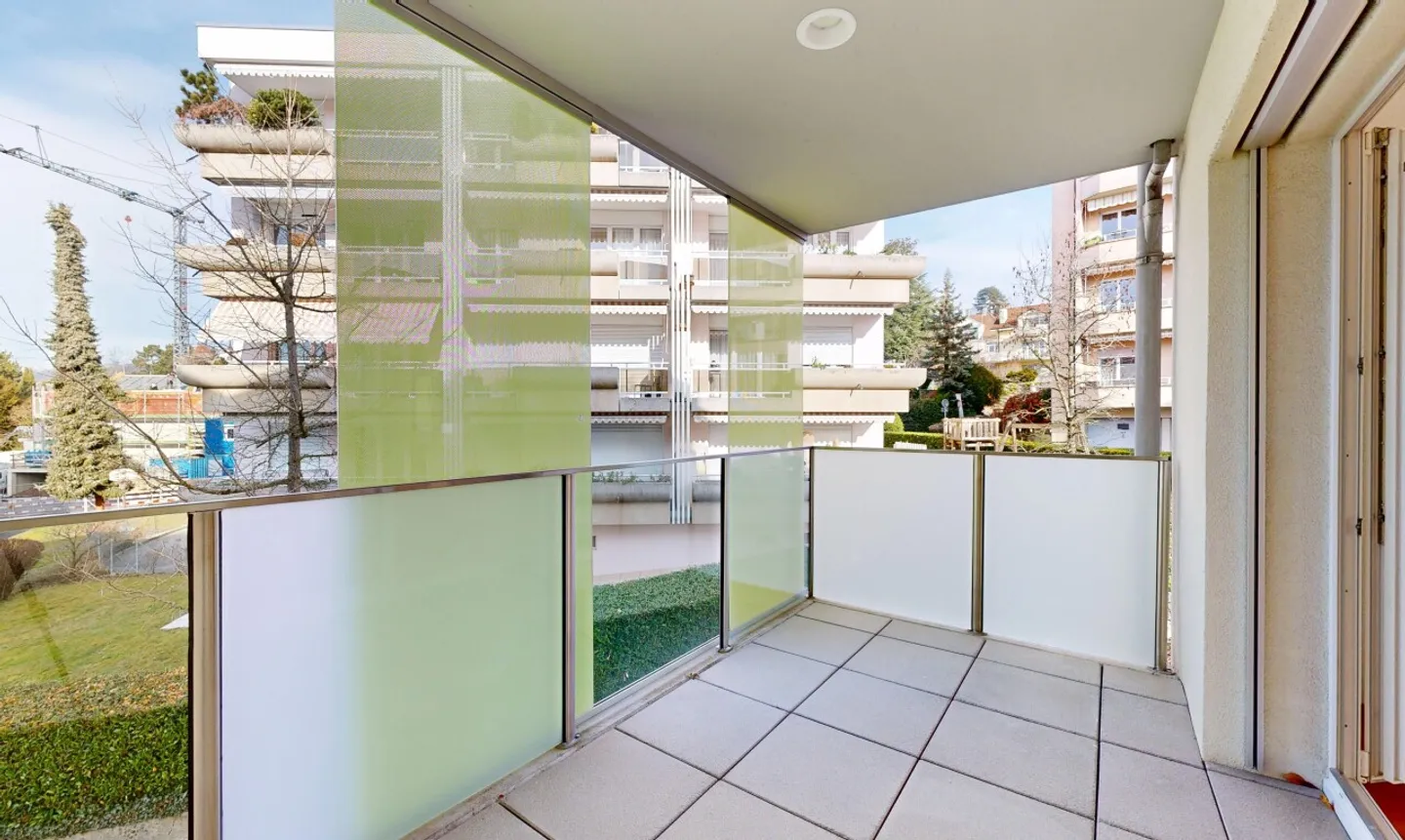 Large 4.5-room apartment in a peaceful neighborhood of Chailly - Photo 7 of 11