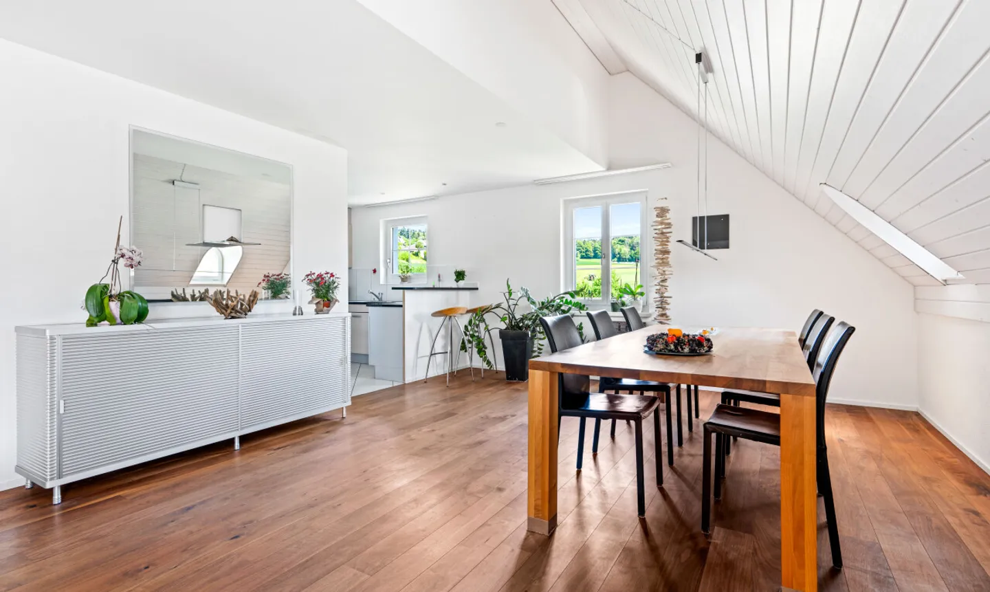 Bright 5.5-room penthouse apartment with a view - Photo 4 of 13