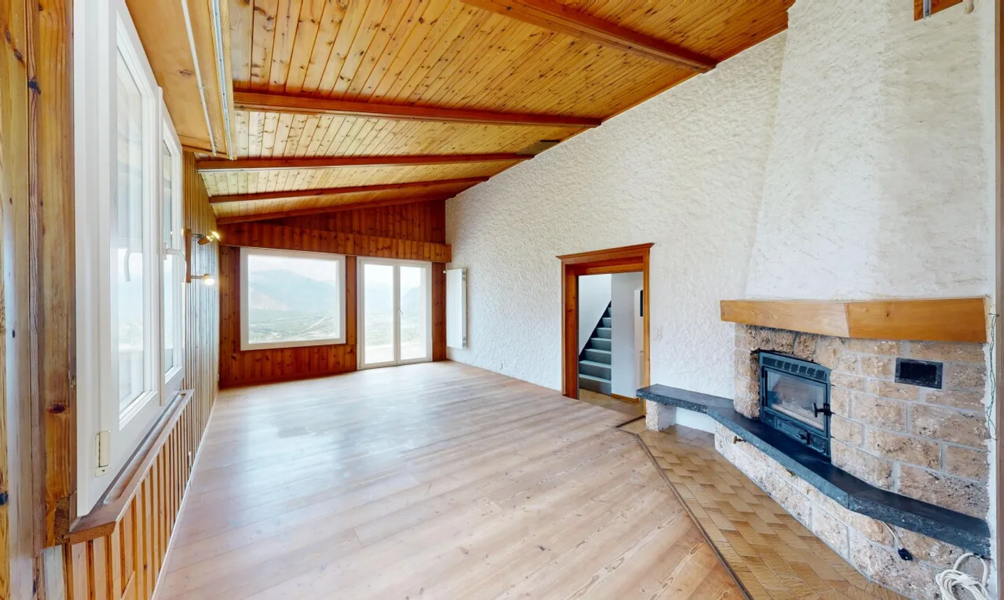 Maison rénovée avec grand jardin et vue sur les montagnes à Saxon - Foto 4 di 11