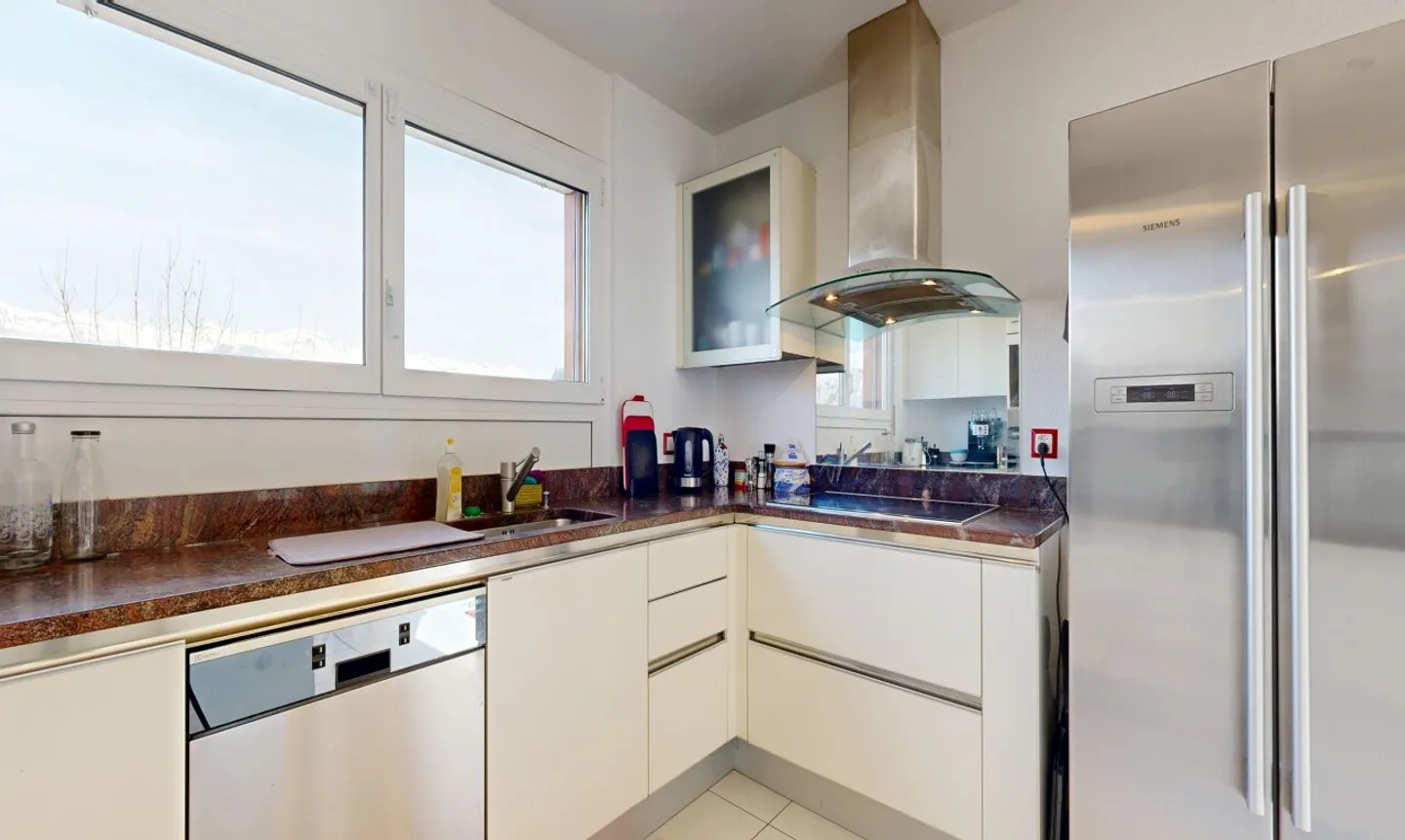 Spacious family home with terrace - Photo 9 of 11