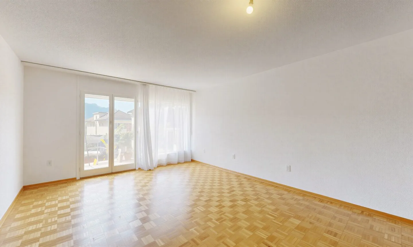 3,5-Zimmer-Wohnung mit Balkon – Mietinvestition, Chernex - Foto 3 von 11