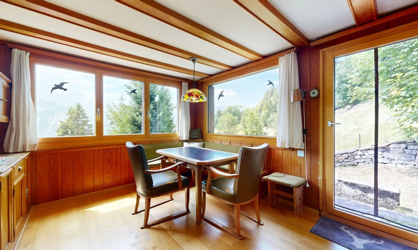 Chalet mit Einliegerwohnung & Bergsicht - Foto 2 von 11