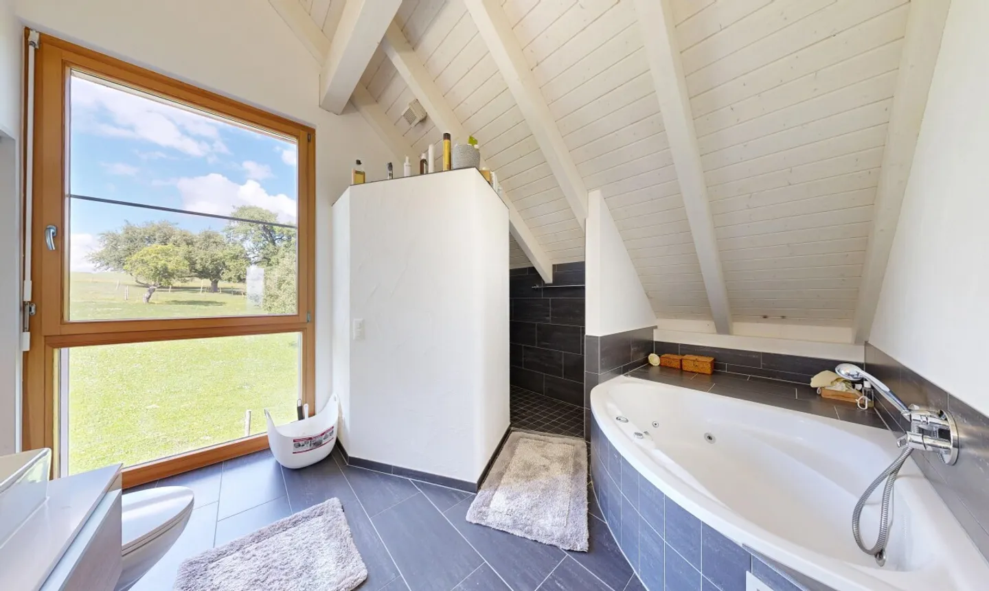Luxuriöses Einfamilienhaus mit Aussicht - Foto 9 von 13