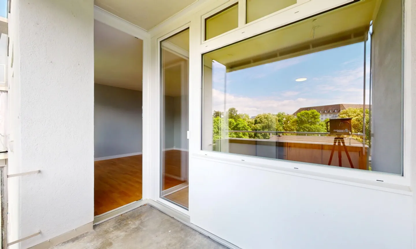 Appartamento moderno ristrutturato di 3,5 stanze con vista sul verde a Basilea - Foto 9 di 13