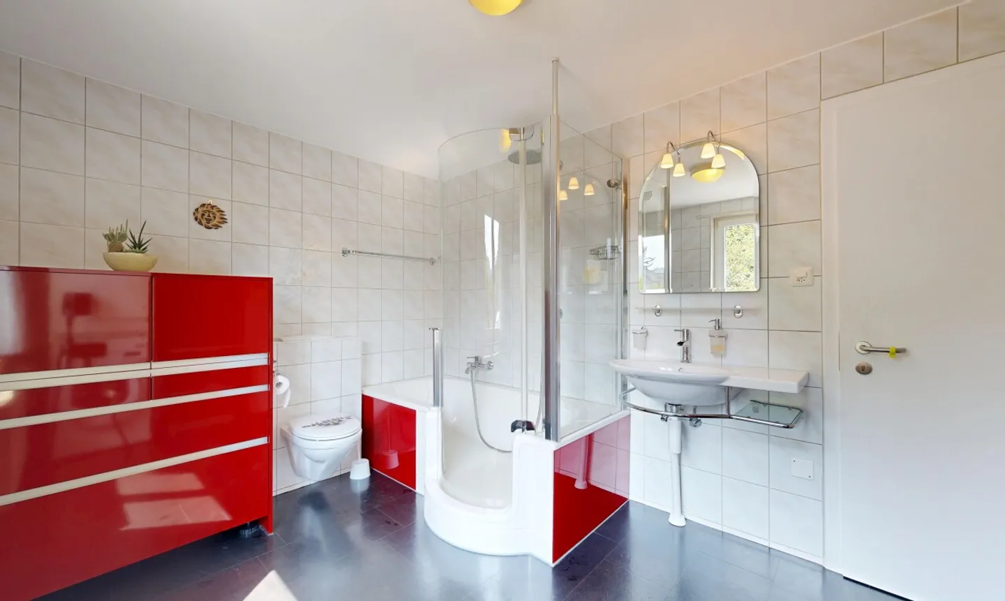 Charming 4 Room House with Generous Outdoor Area in Unterkulm - Photo 8 of 11