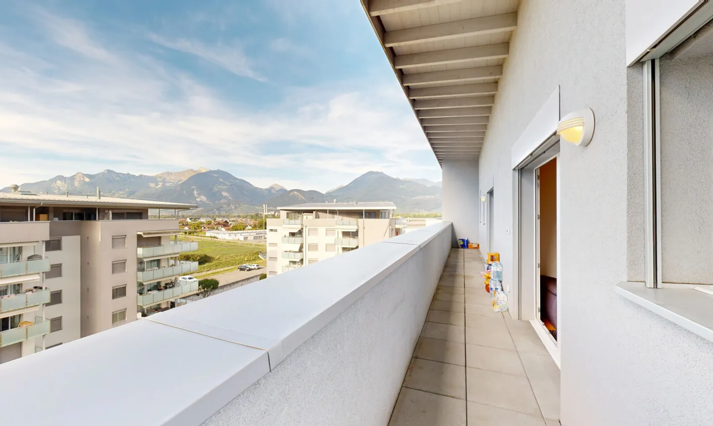 Large Penthouse with 60m² terrace and mountain views. - Photo 9 of 11