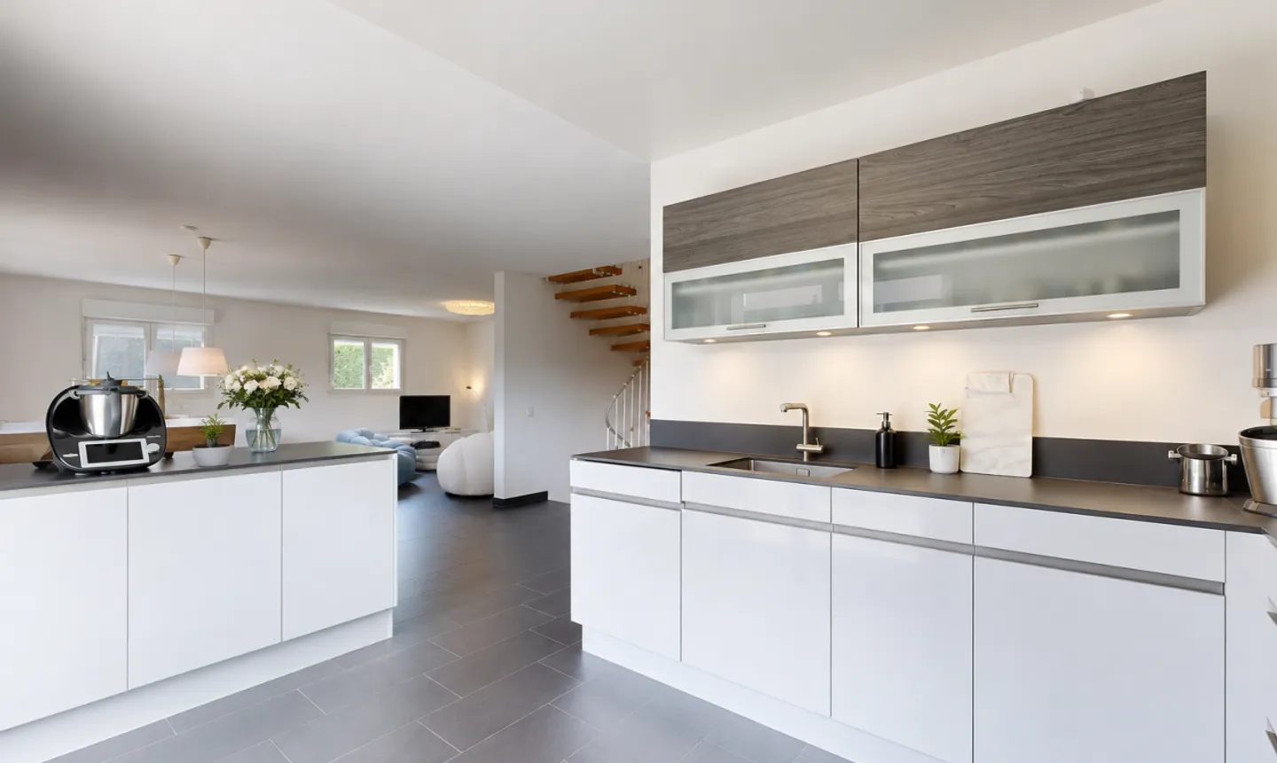 Superb family home perfectly maintained - Photo 7 of 11
