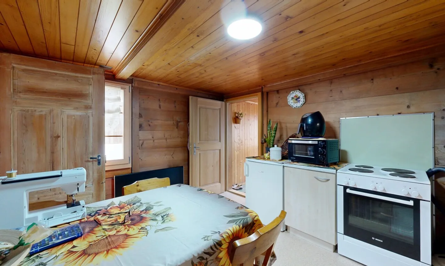 Esclusivo: Grande Chalet per Uso Misto all'Ingresso del Villaggio - Foto 7 di 11