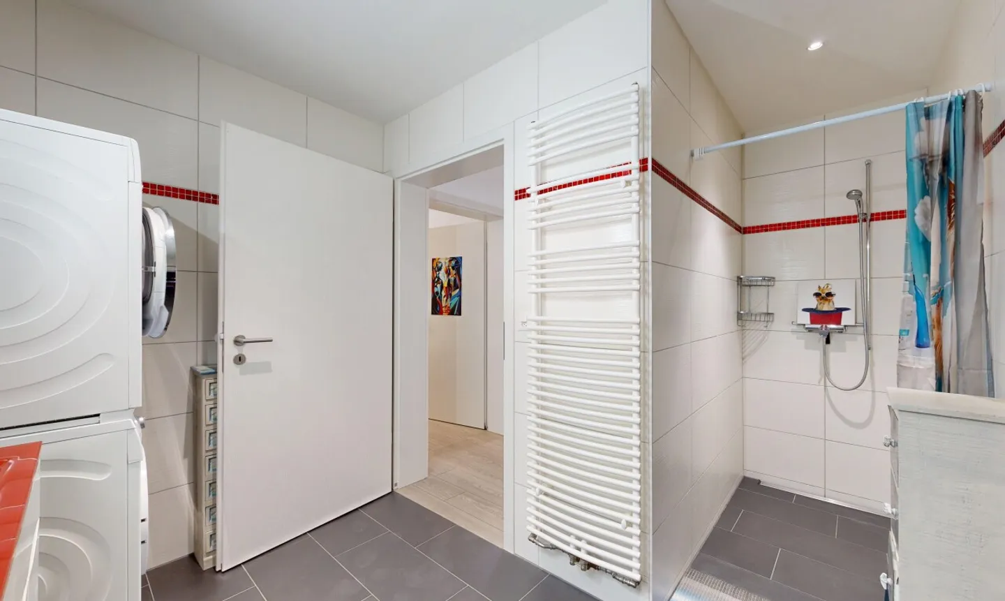 Wunderschöne 3,5-Zimmer-Wohnung im Zentrum von Gletterens - Foto 9 von 11