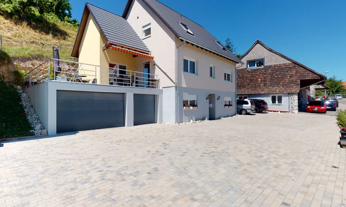 Maison unifamiliale / multigénérationnelle avec diverses possibilités d'utilisation - Photo 3 sur 13