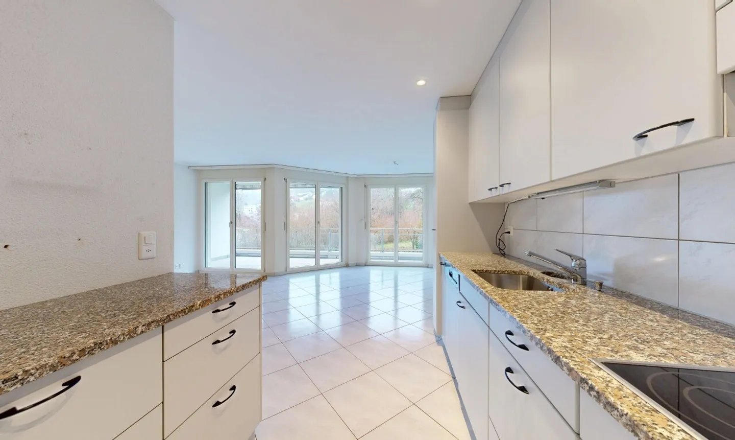 Luminoso appartamento di 3½ locali con balcone e vista sul Pilatus - Foto 4 di 13