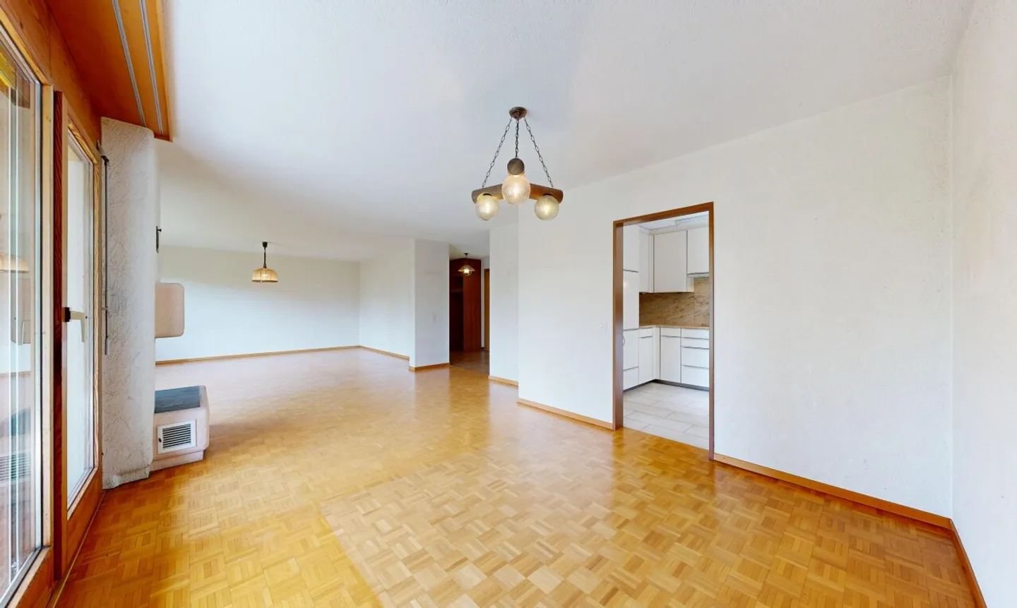 Maison individuelle avec beaucoup de potentiel dans un quartier résidentiel calme - Photo 3 sur 11