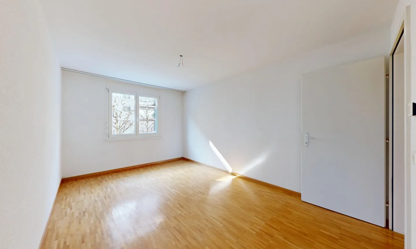 Un appartamento luminoso di 4.5 locali da personalizzare nel cuore di Friburgo - Foto 9 di 11