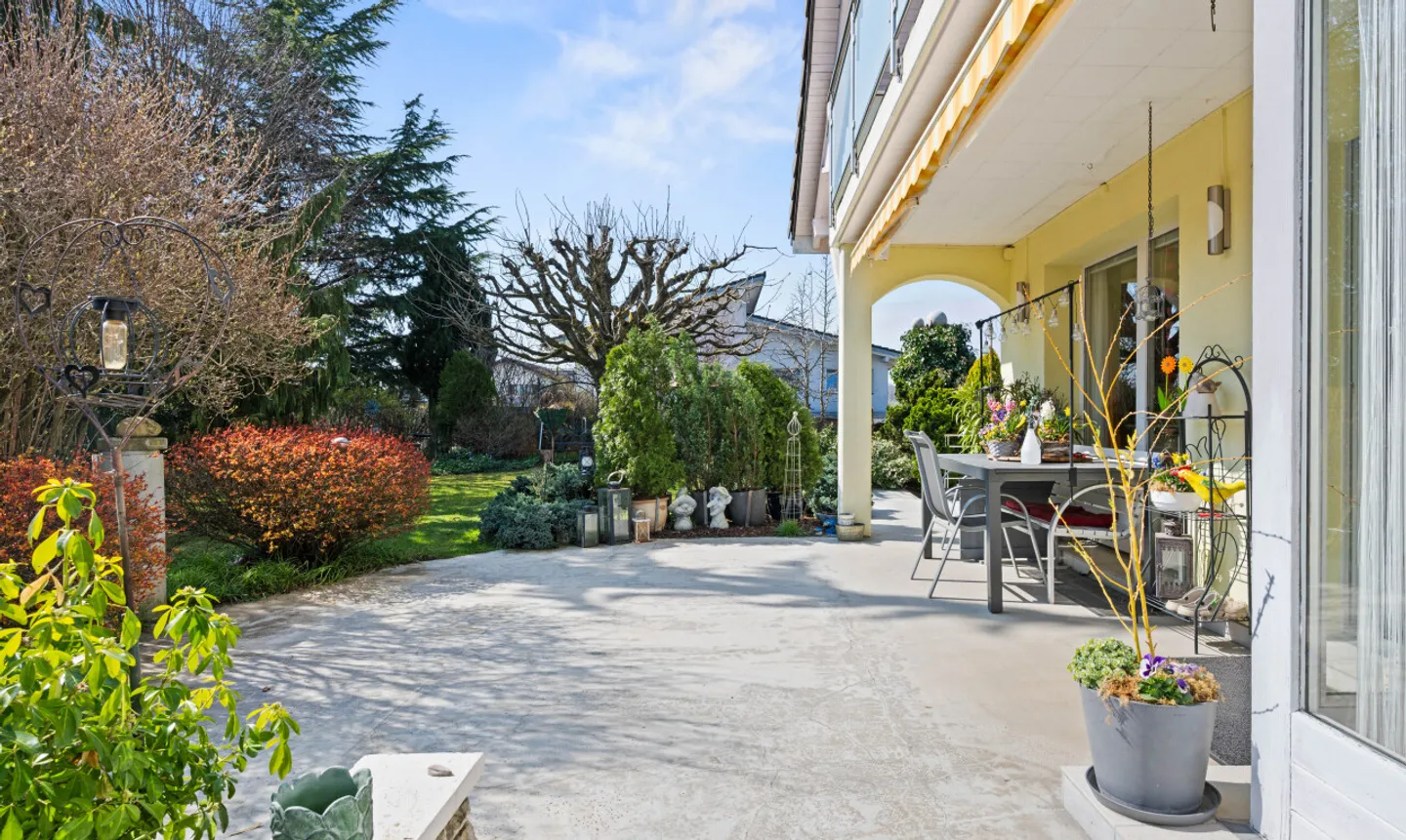 Geräumiges Familienhaus mit Garten in ruhiger Umgebung - Foto 3 von 13