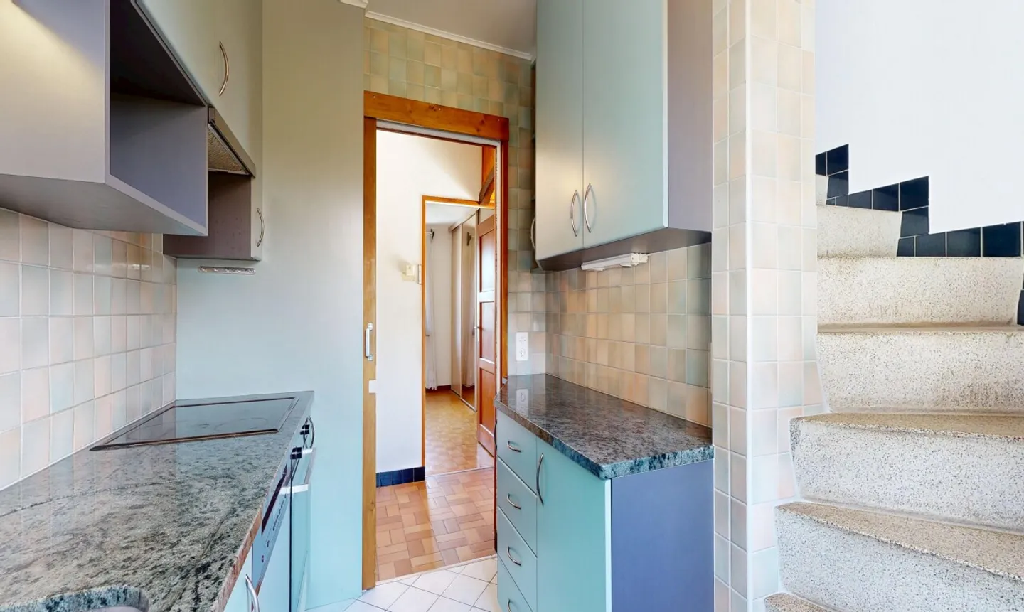 Une opportunité rare : chalet spacieux à fort potentiel à Genolier - Foto 7 di 11