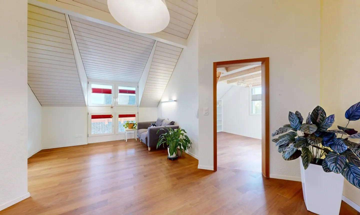 Exclusive 6.5-room single-family house with swimming pool & beautiful garden area - Photo 10 of 11