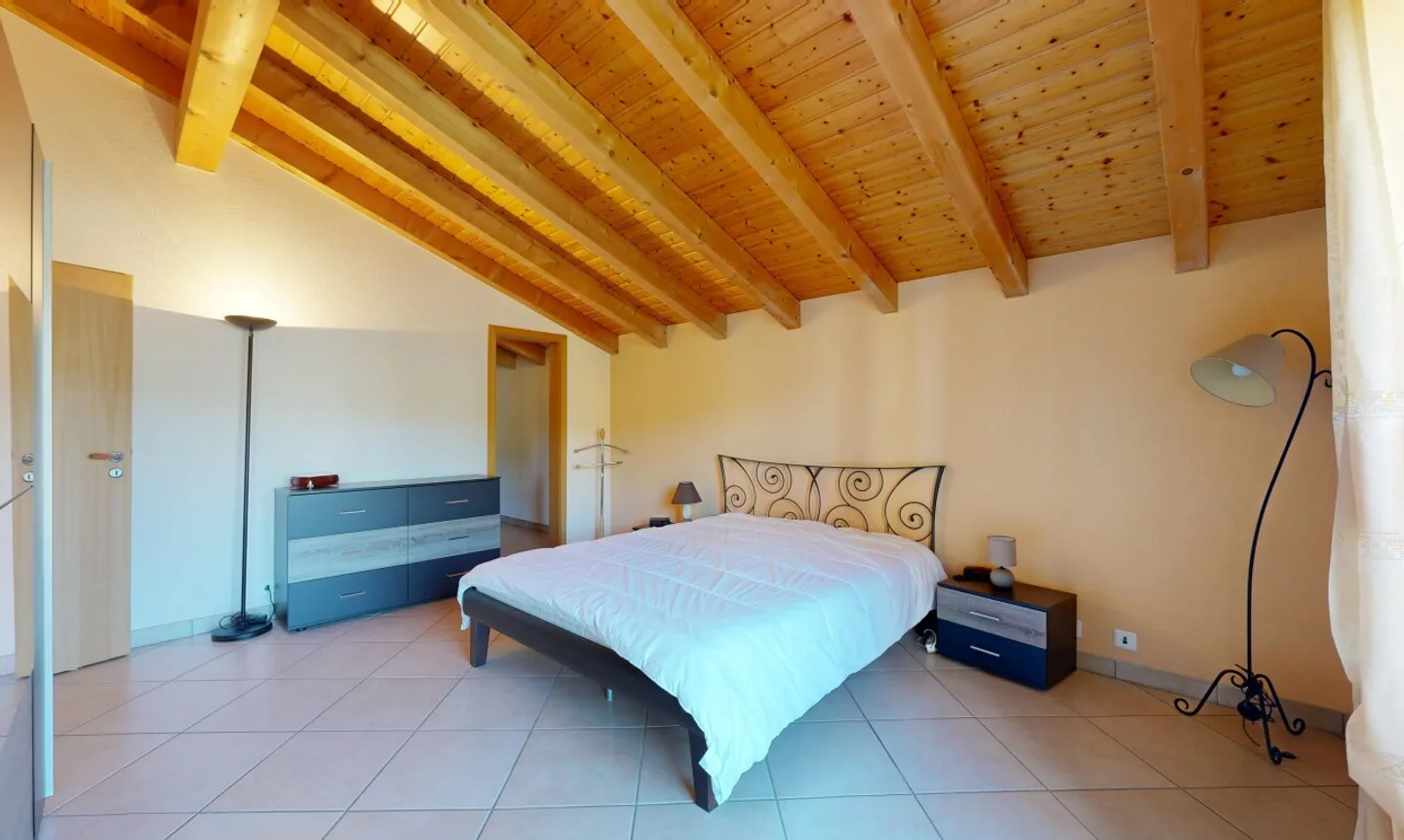 Villa spacieuse avec jardin - Photo 9 sur 11