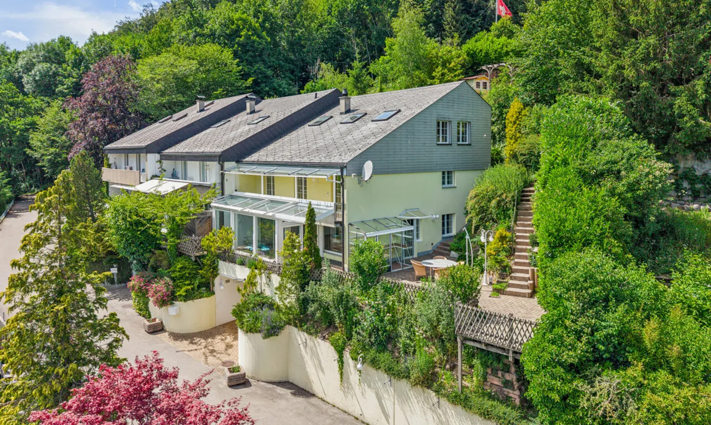 Exklusives Wohnen mit Garten, Wintergarten und Weitsicht - Photo 1 sur 11