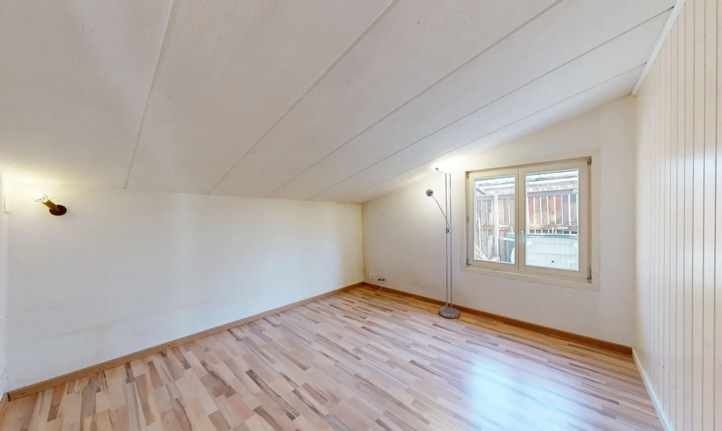 Cheyres: Piccola casa da reinventare a pochi passi dal lago - Foto 7 di 11