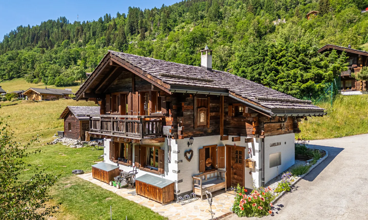 Chalet authentique en madriers anciens - Foto 1 von 13