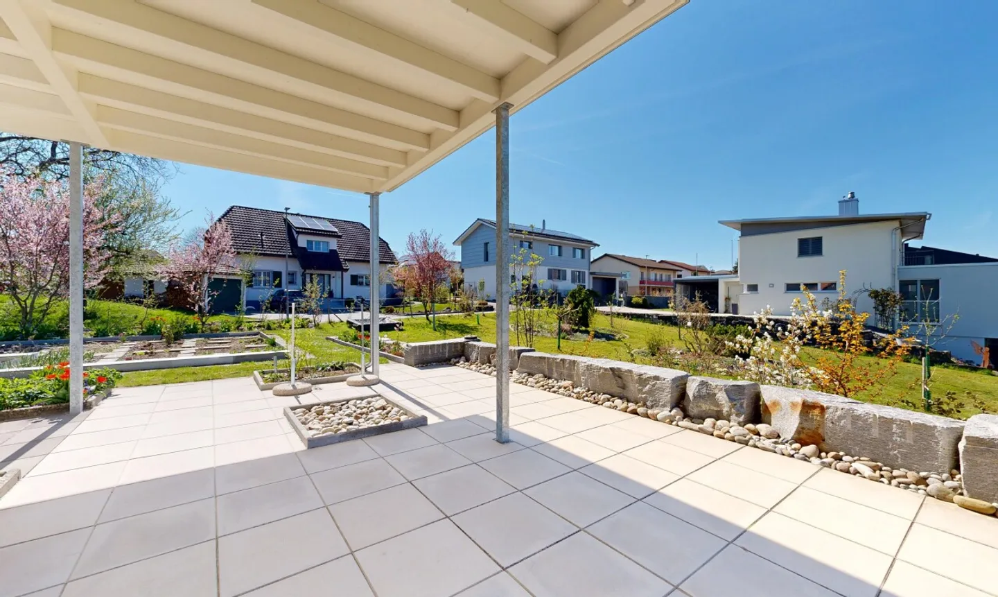 5-Room House with Scenic Views - Photo 10 of 11