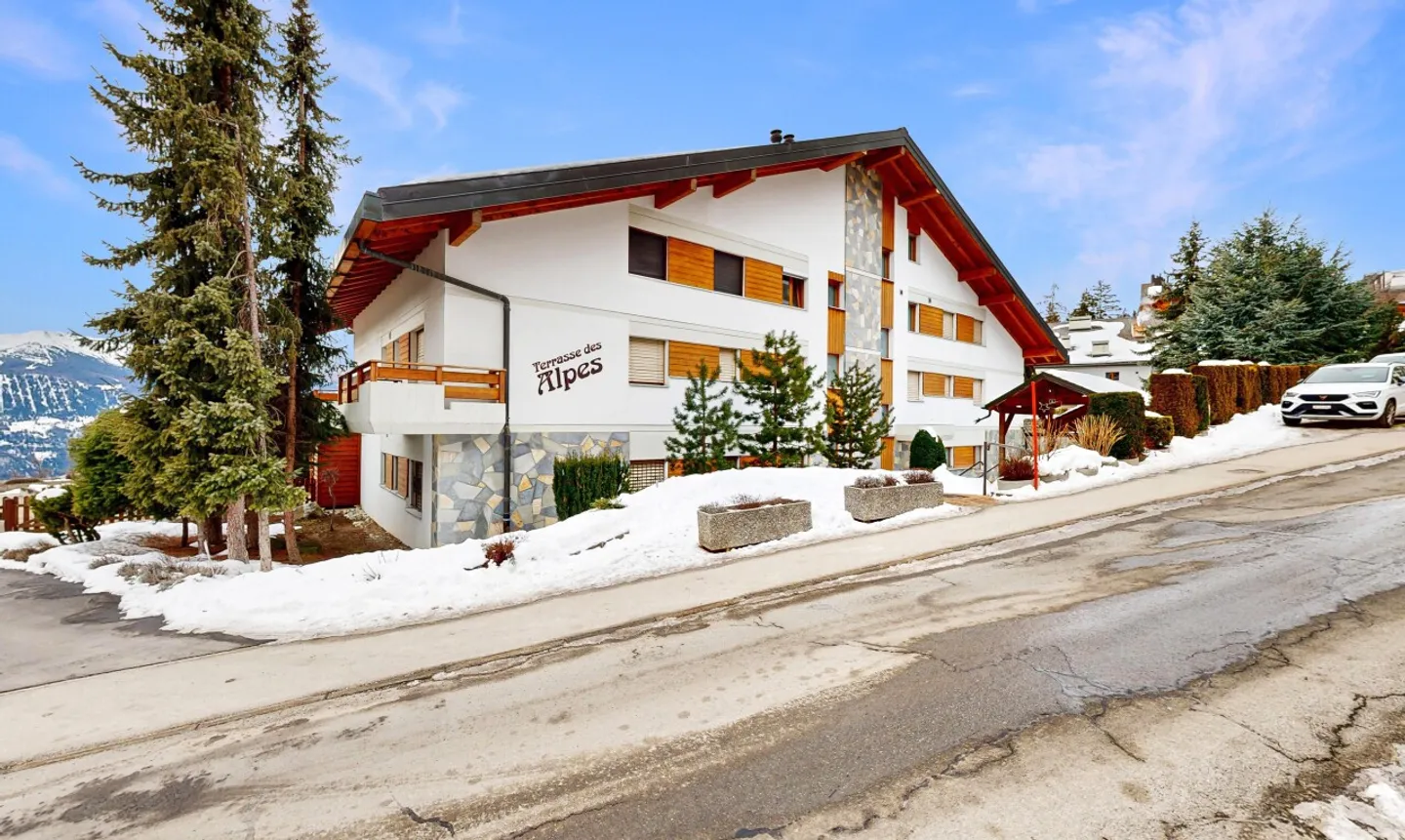 Studio in una residenza con piscina, sauna, fitness - Foto 2 di 11